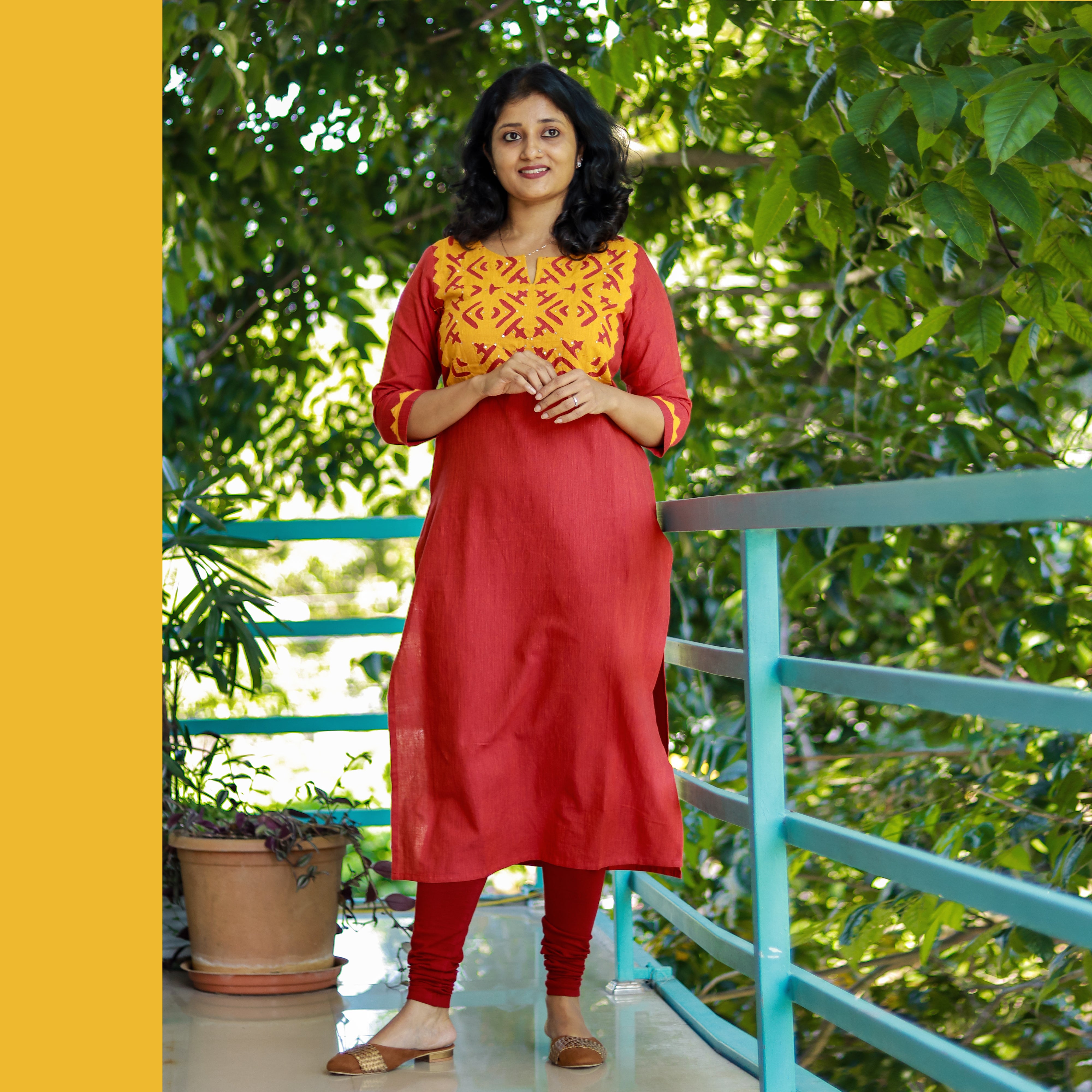Load image into Gallery viewer, Pure Cotton Applique Worked Kurti - 3971
