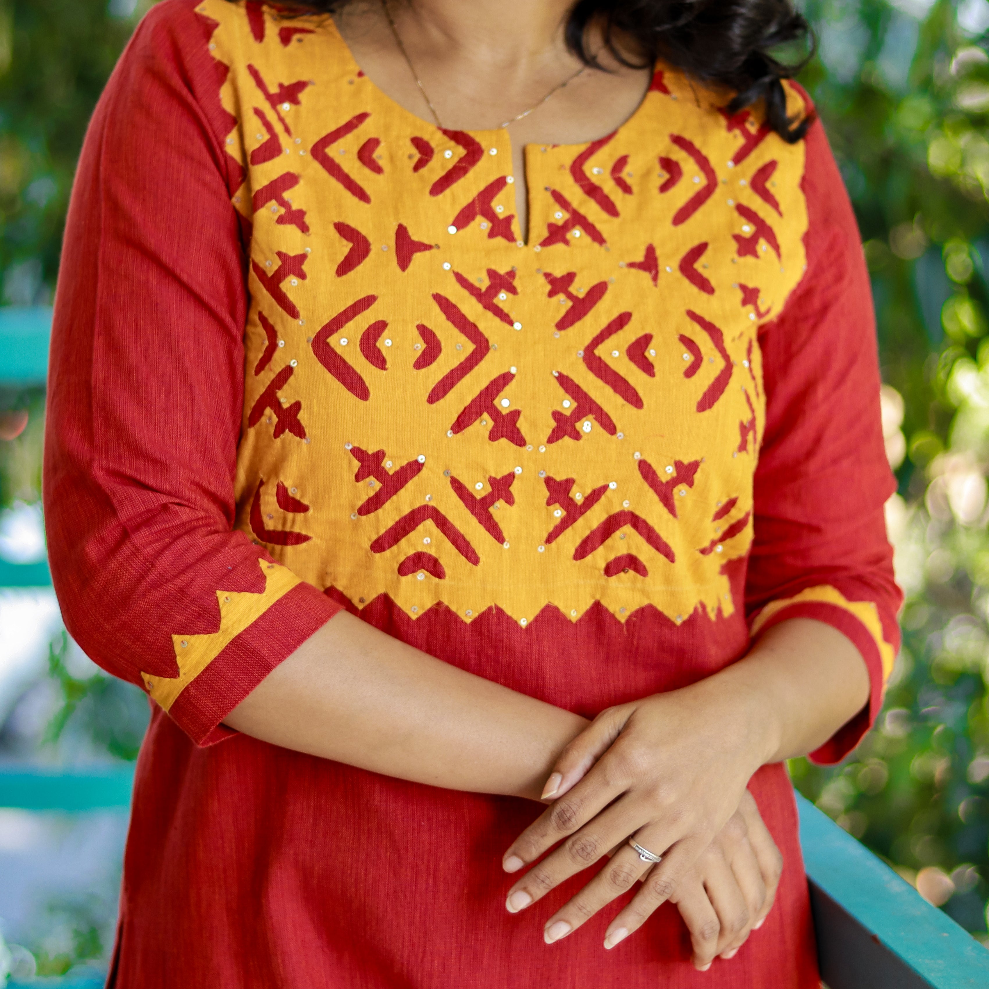 Load image into Gallery viewer, Pure Cotton Applique Worked Kurti - 3971
