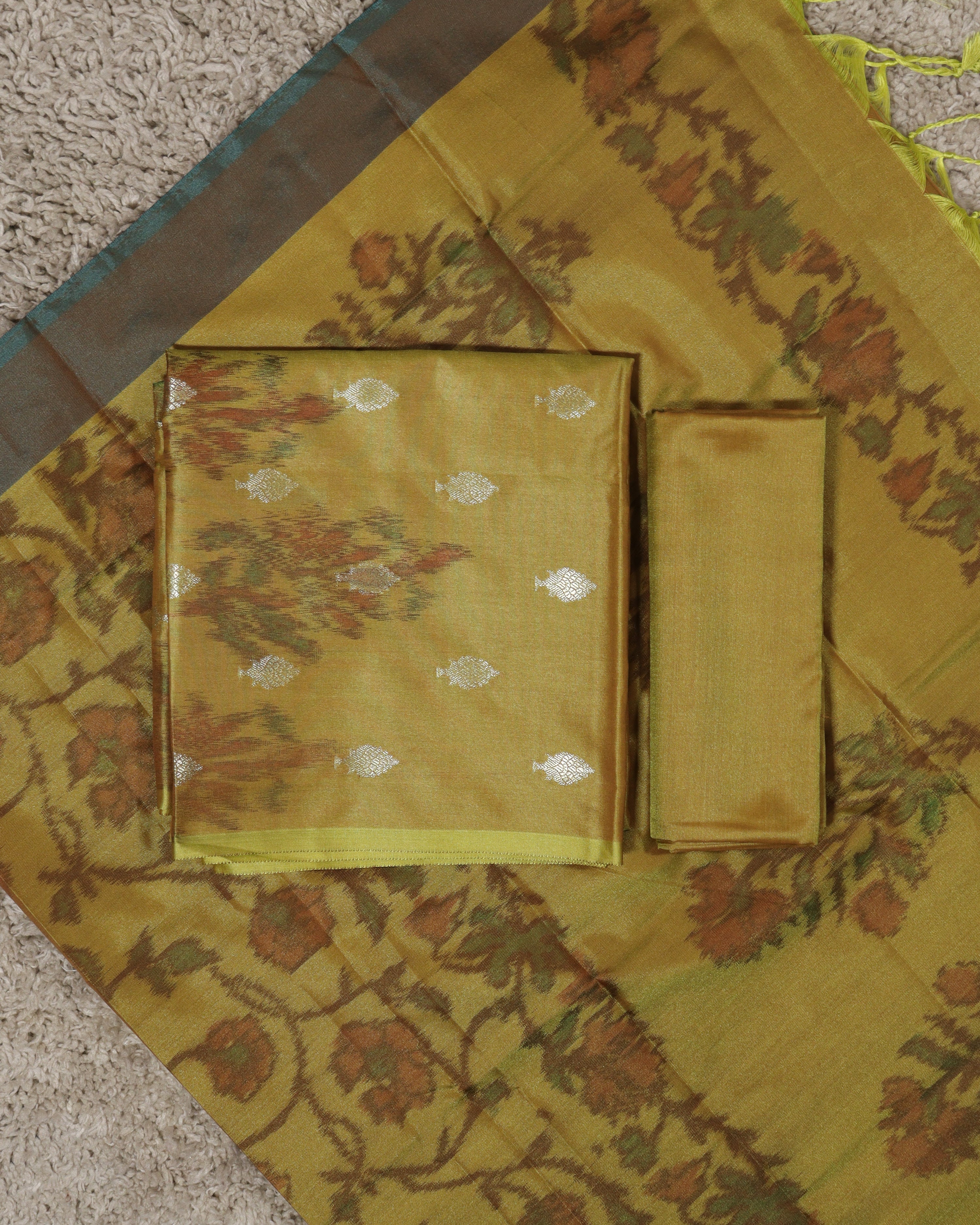 Load image into Gallery viewer, Semi Silk Unstitched Suit-8212
