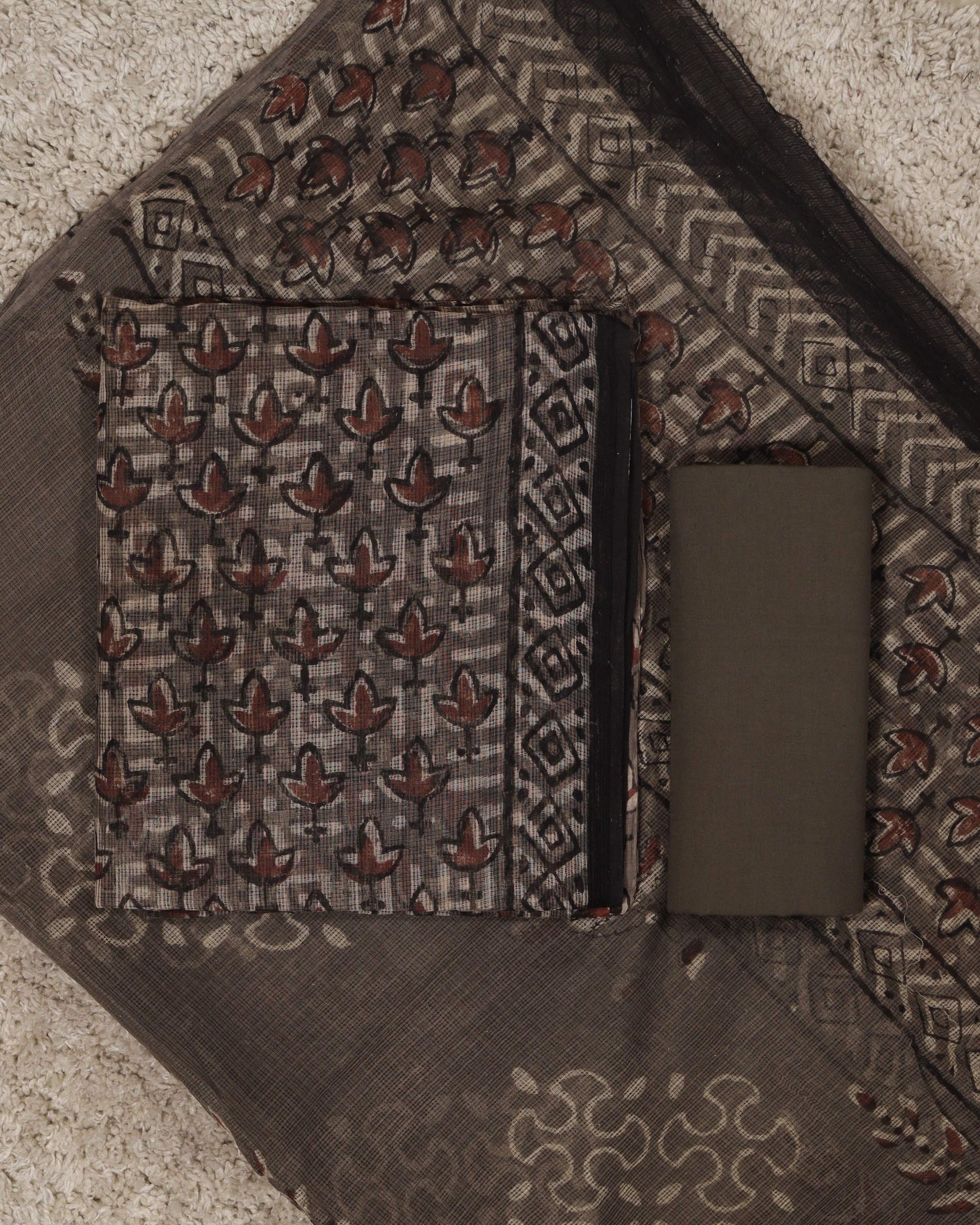 Load image into Gallery viewer, Kotta Doria Unstitched Suit-8238
