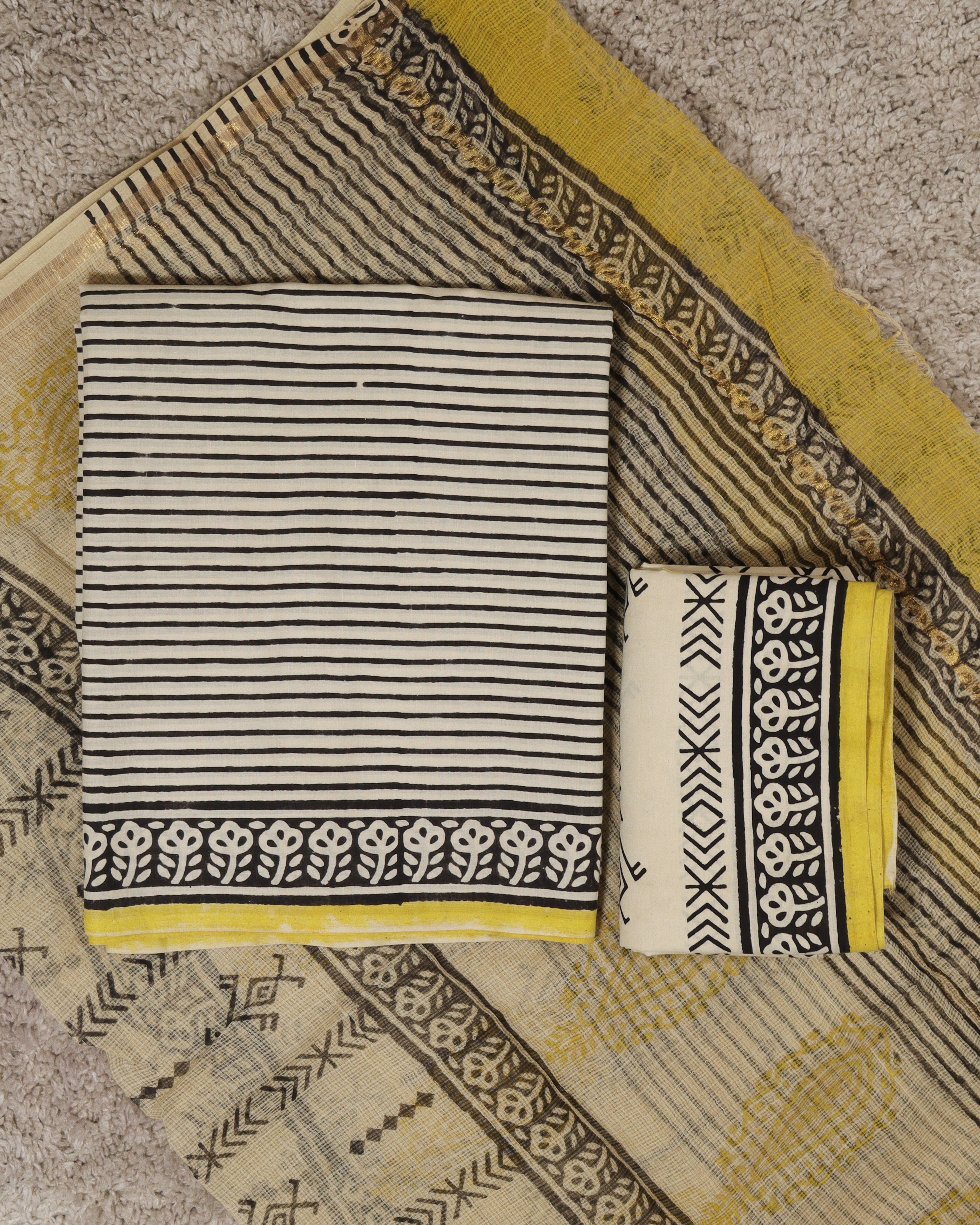 Load image into Gallery viewer, Cotton Unstitched Suit-8665
