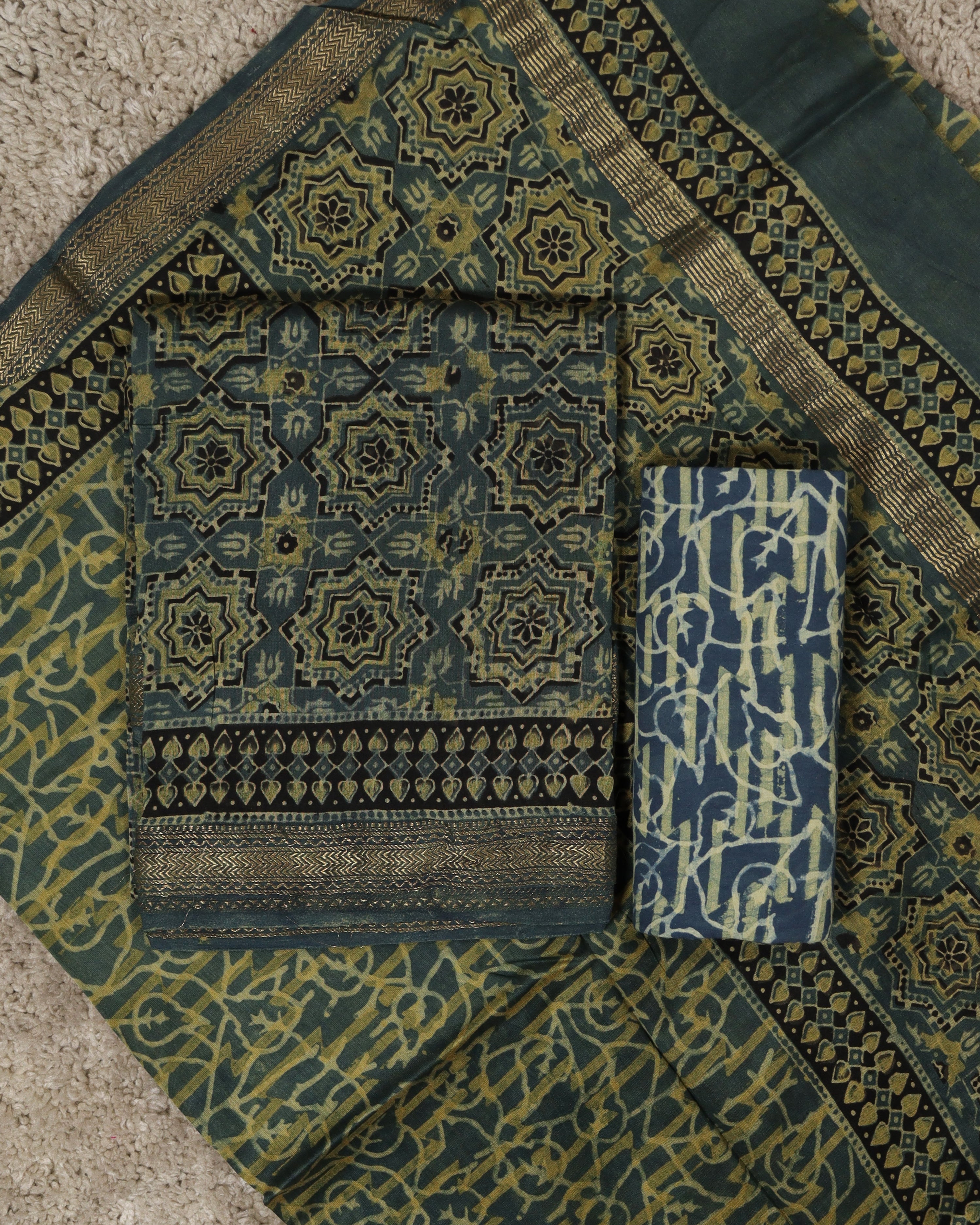 Load image into Gallery viewer, Maheshwari Silk Unstitched Suit-8664
