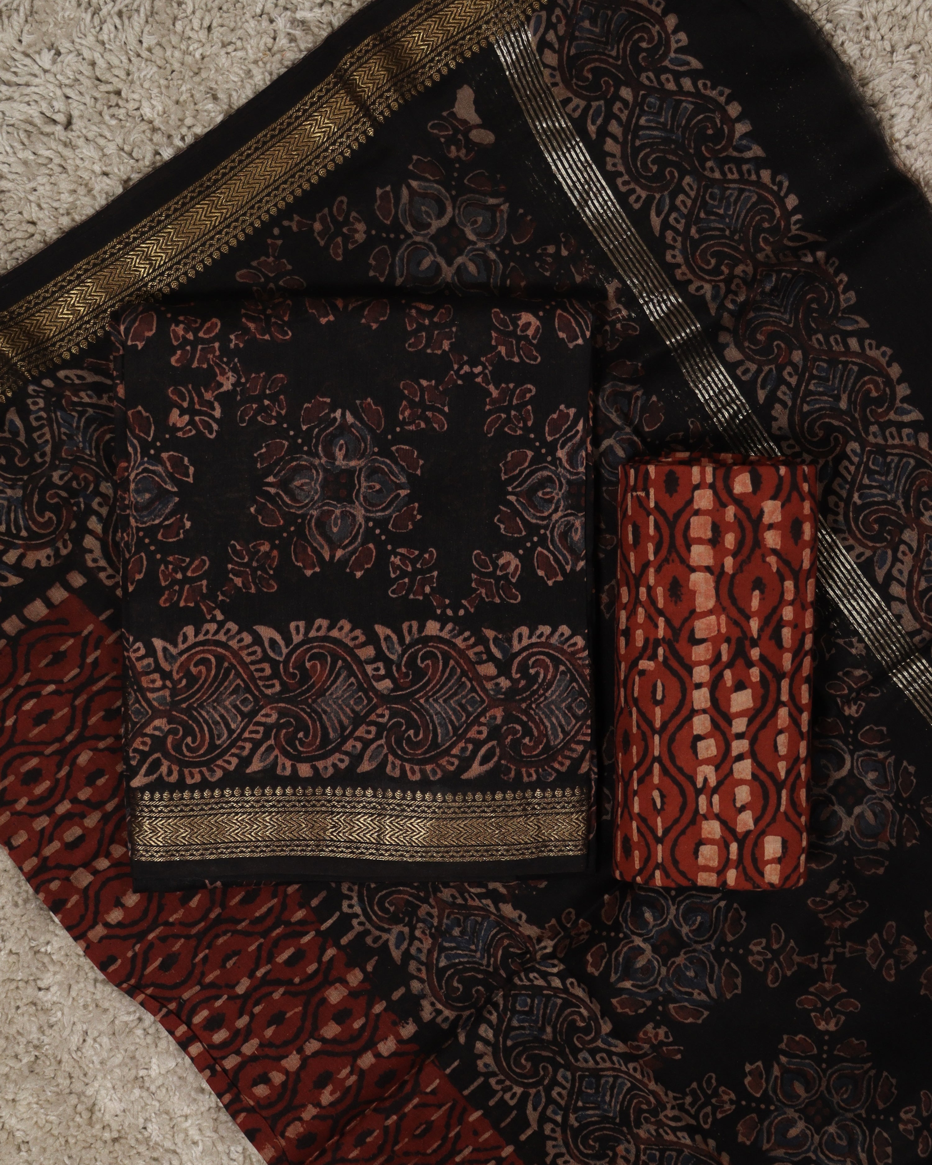 Load image into Gallery viewer, Maheshwari Silk Unstitched Suit-8664

