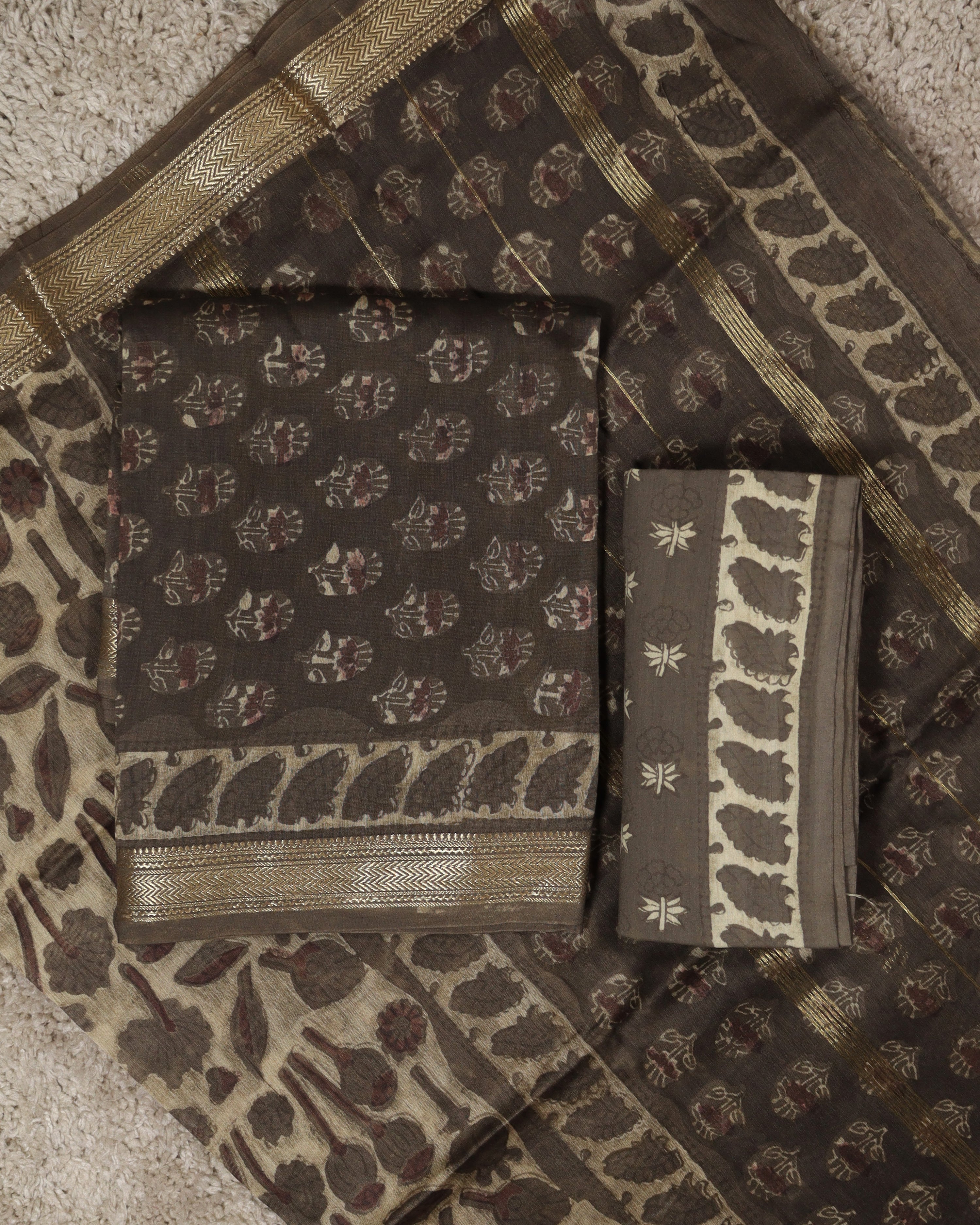 Load image into Gallery viewer, Maheshwari Silk Unstitched Suit-8664
