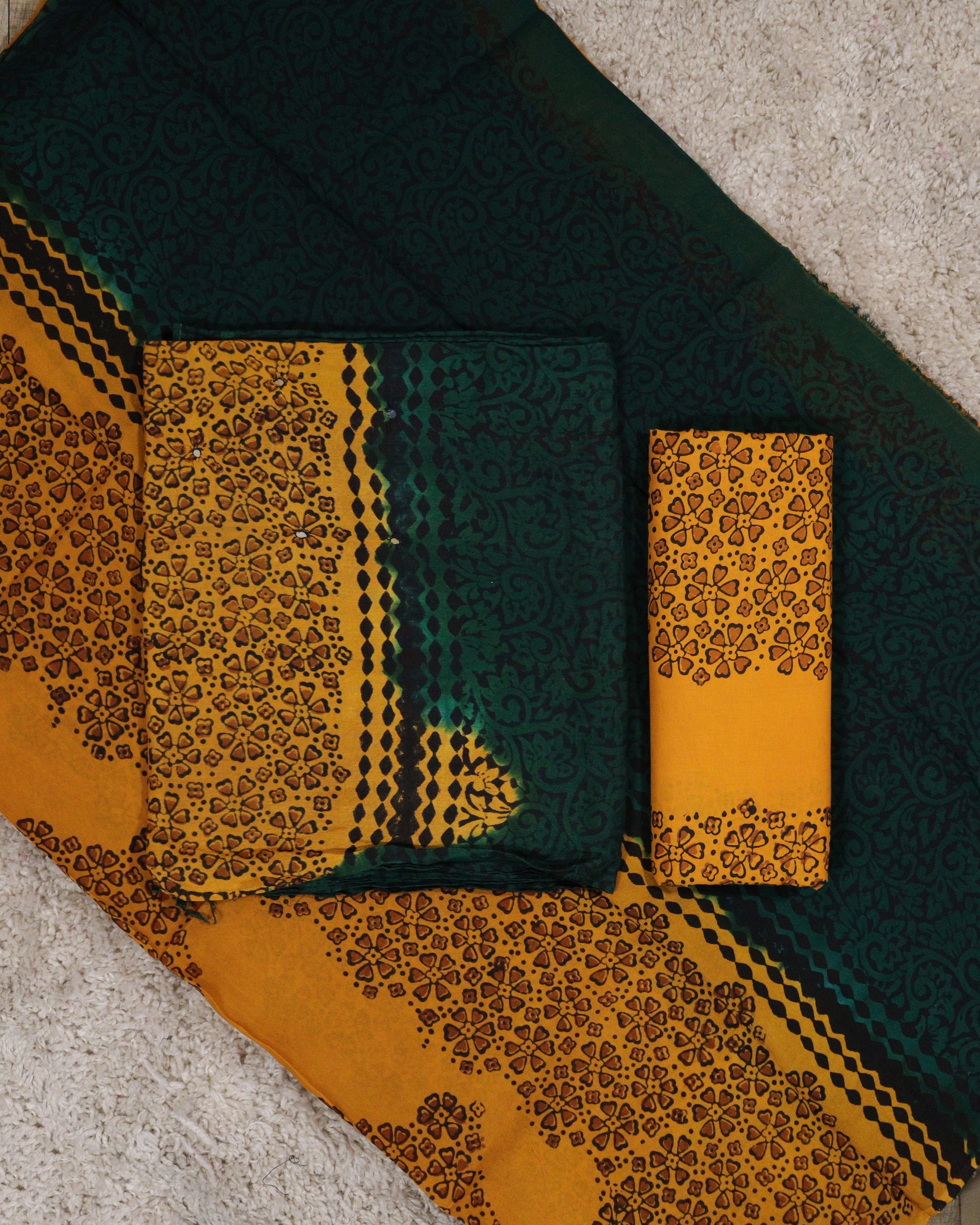 Load image into Gallery viewer, Crape Silk Unstitched Suit-4407
