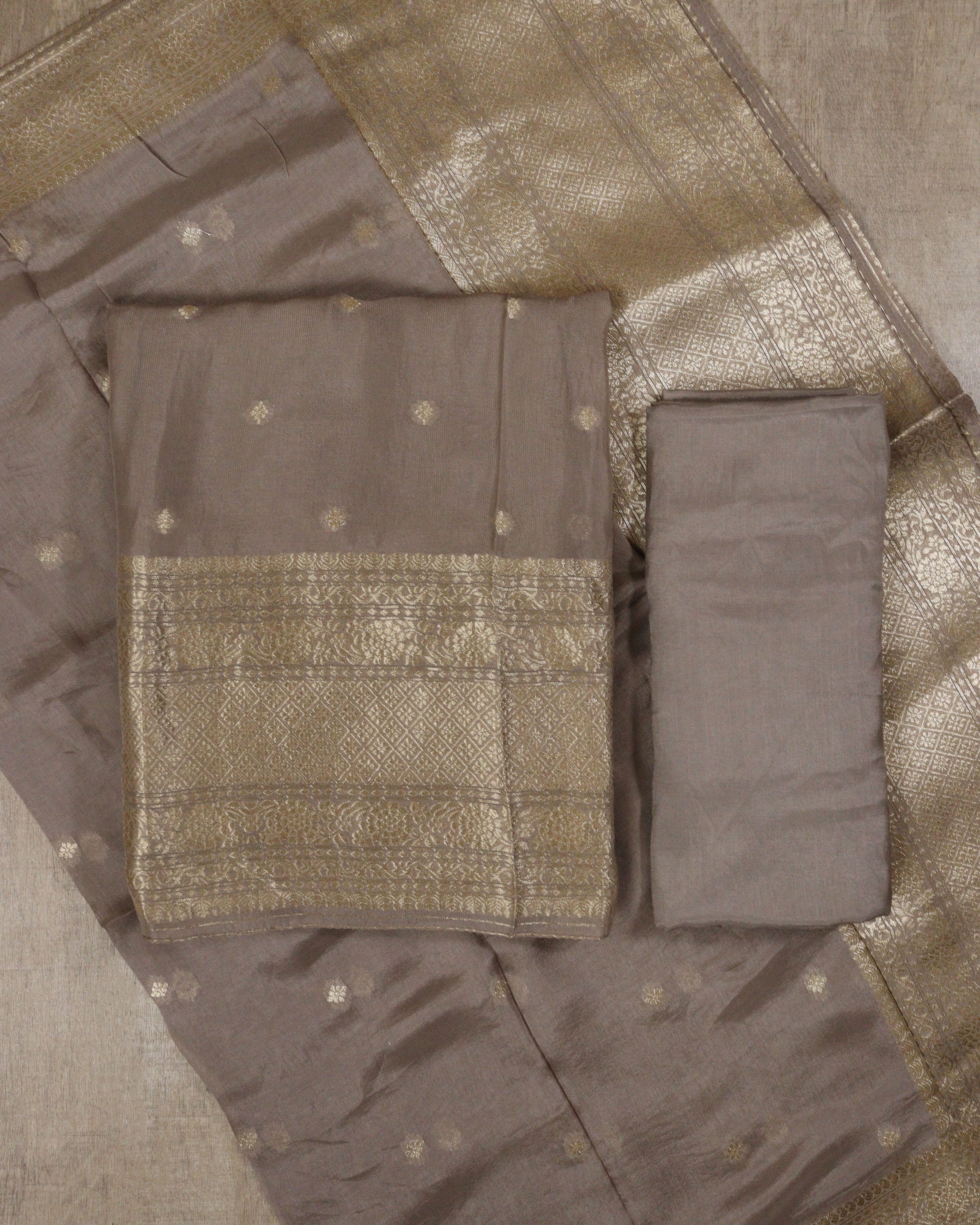 Load image into Gallery viewer, Georgette Banarasi Unstitched Suit-0495
