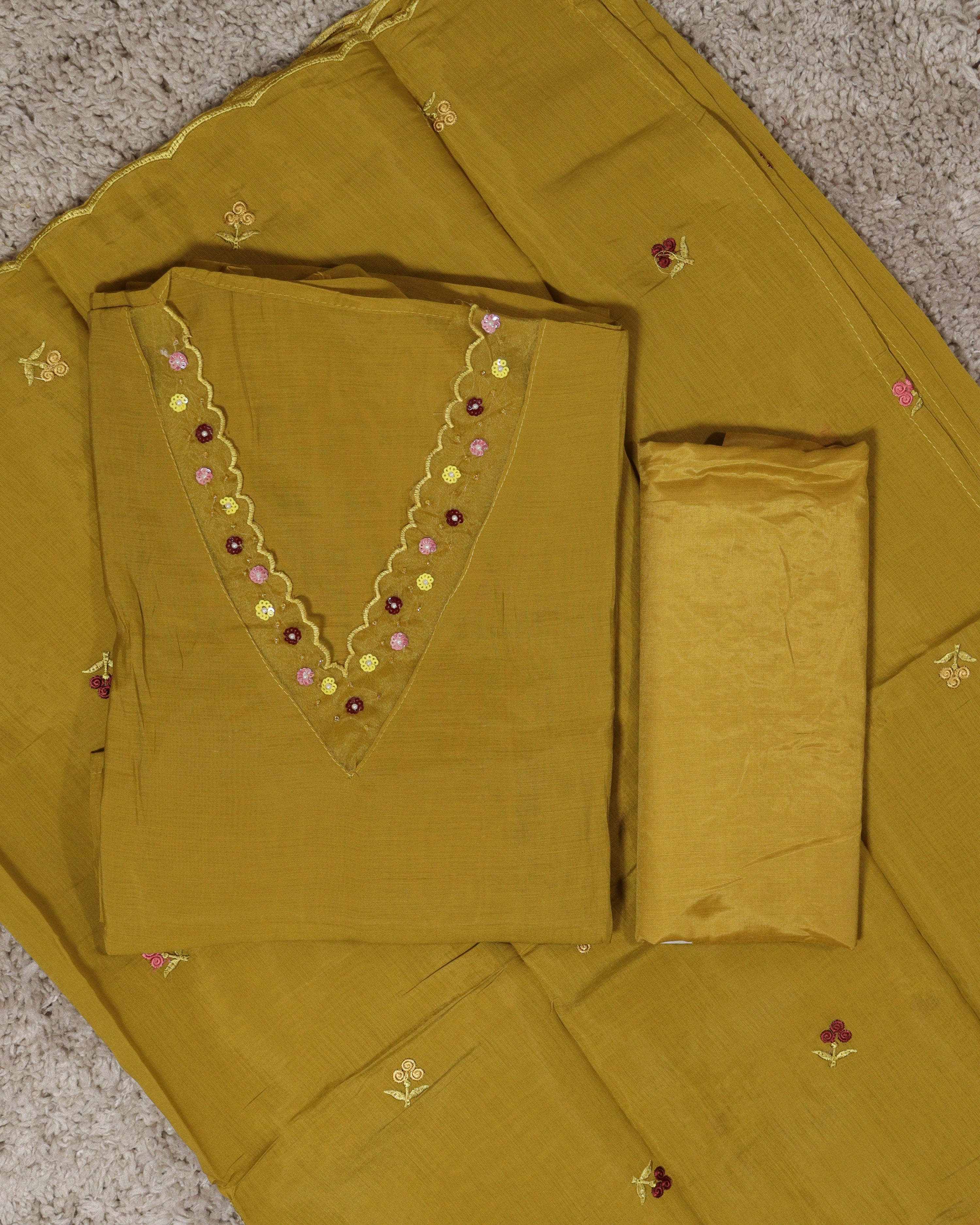 Load image into Gallery viewer, Mul Chanderi Semi Stitched Suit :- 8762
