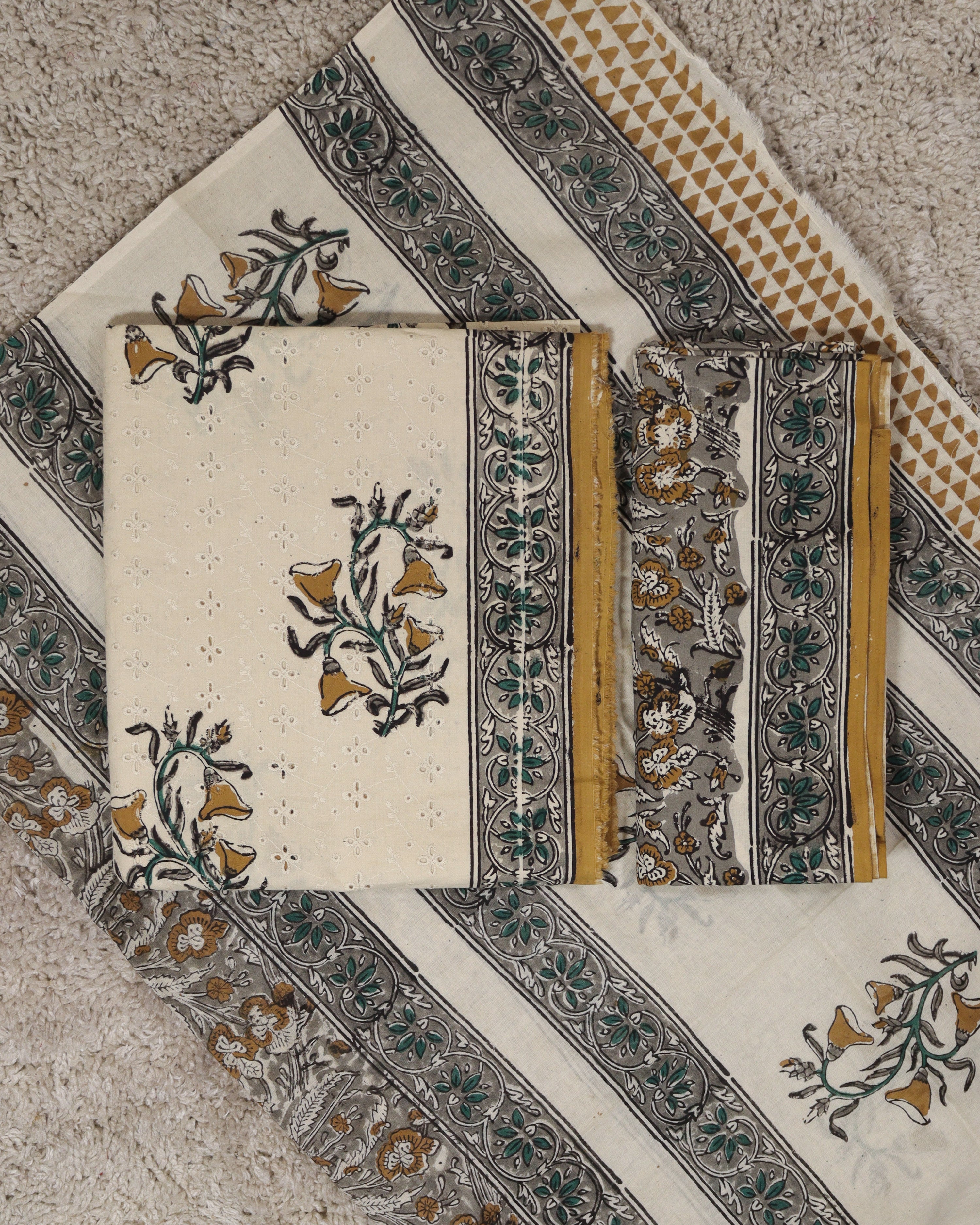 Load image into Gallery viewer, Cotton Unstitched Suit-8439
