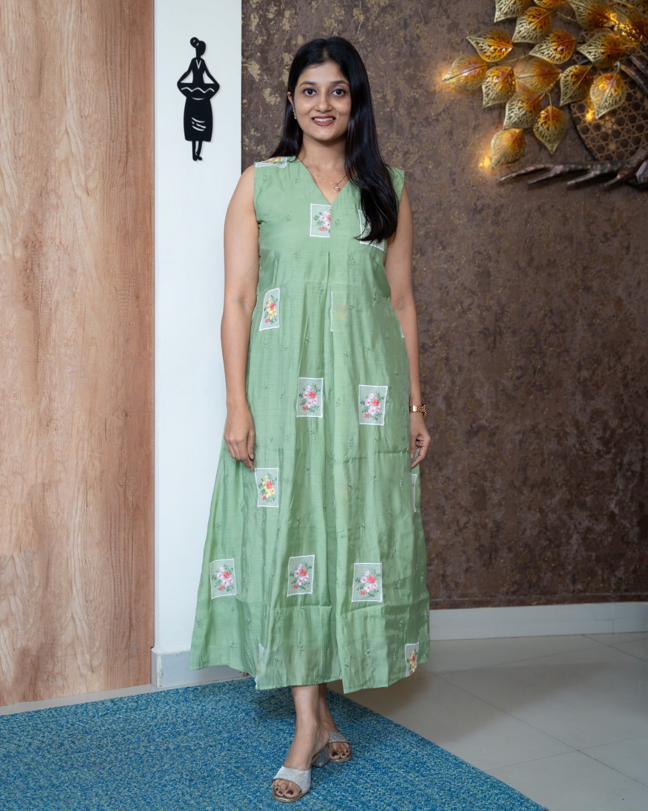 Load image into Gallery viewer, Mul Chanderi Kurti-7547

