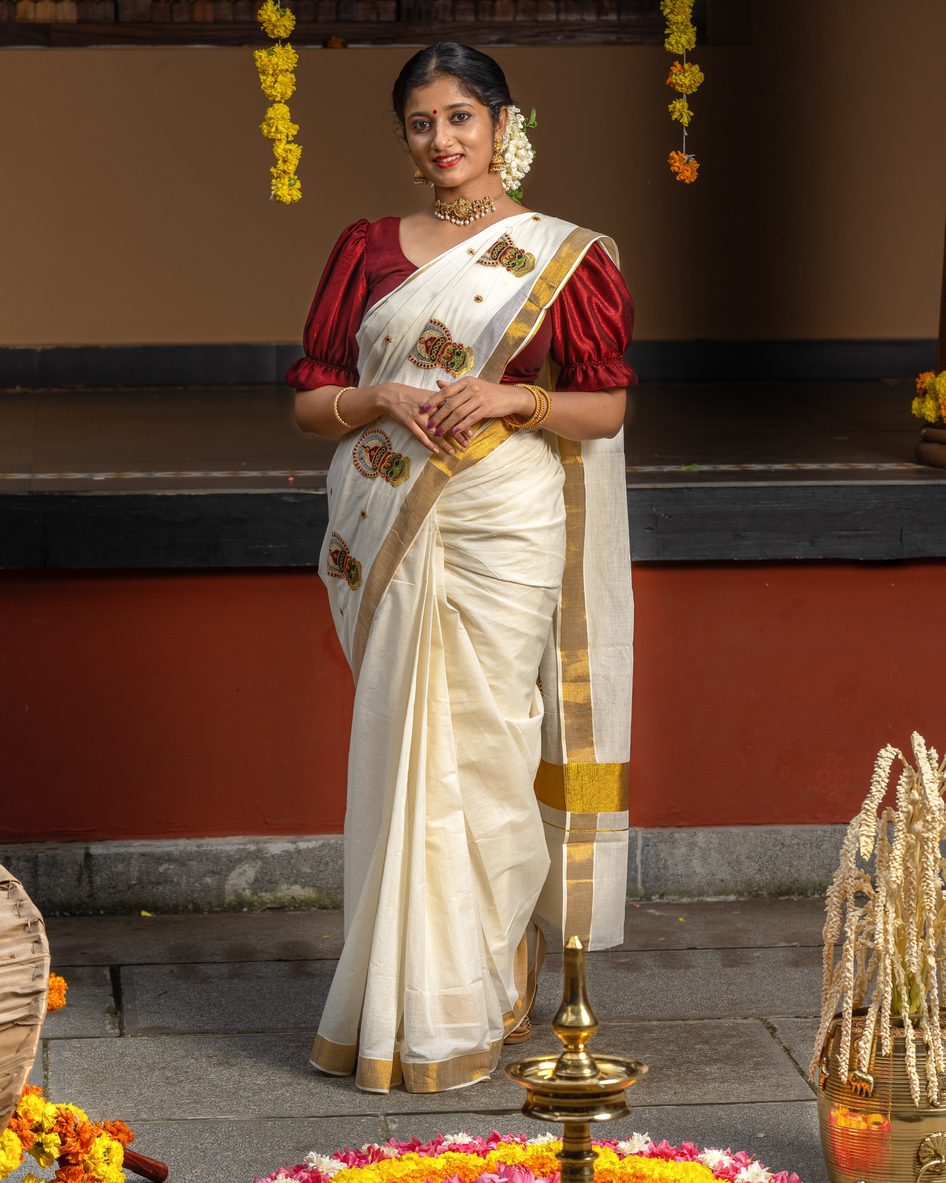 Load image into Gallery viewer, Kathakali Embroidery Kerala Saree - 3712
