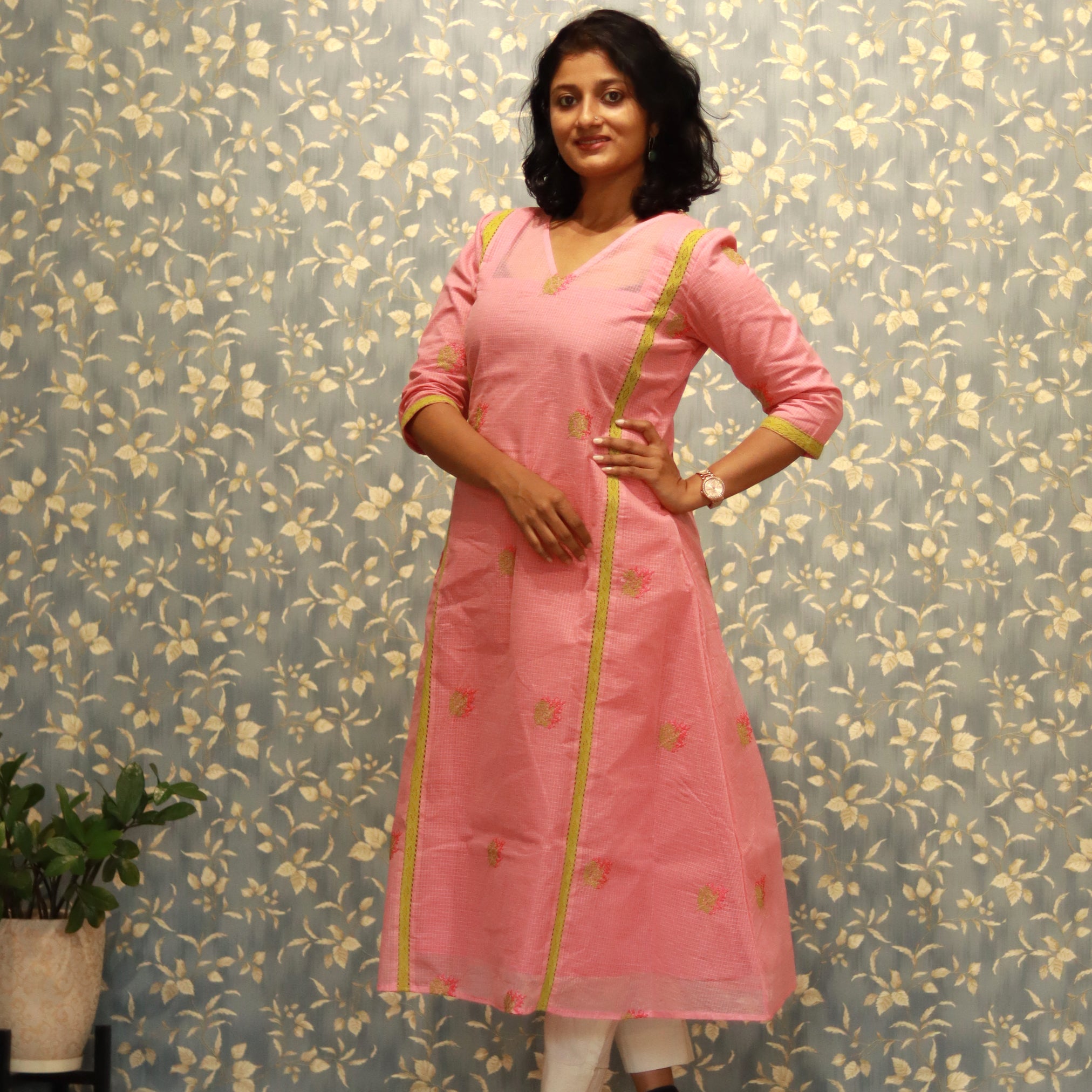Load image into Gallery viewer, Pink Net Cotta Stitched Suit
