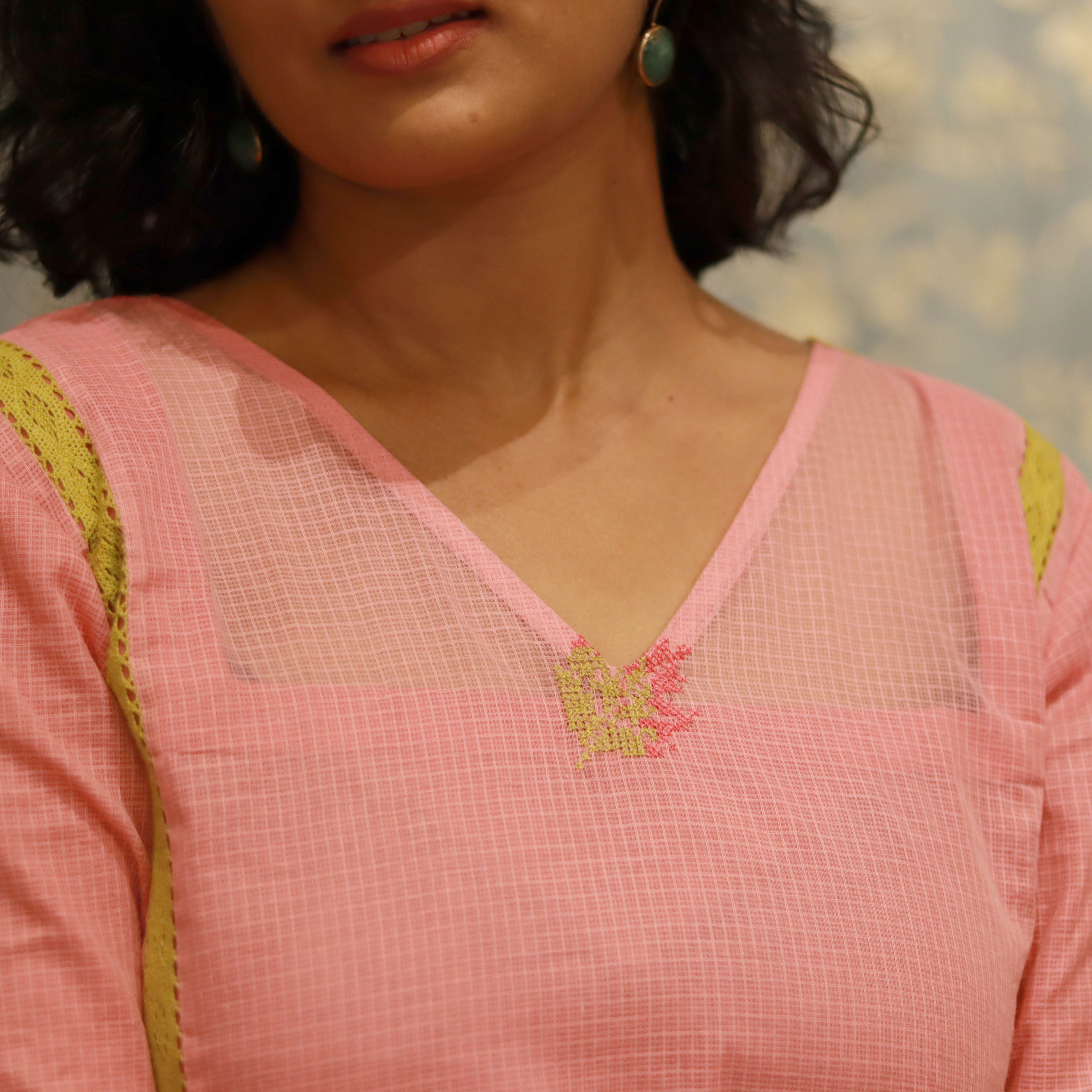 Load image into Gallery viewer, Pink Net Cotta Stitched Suit
