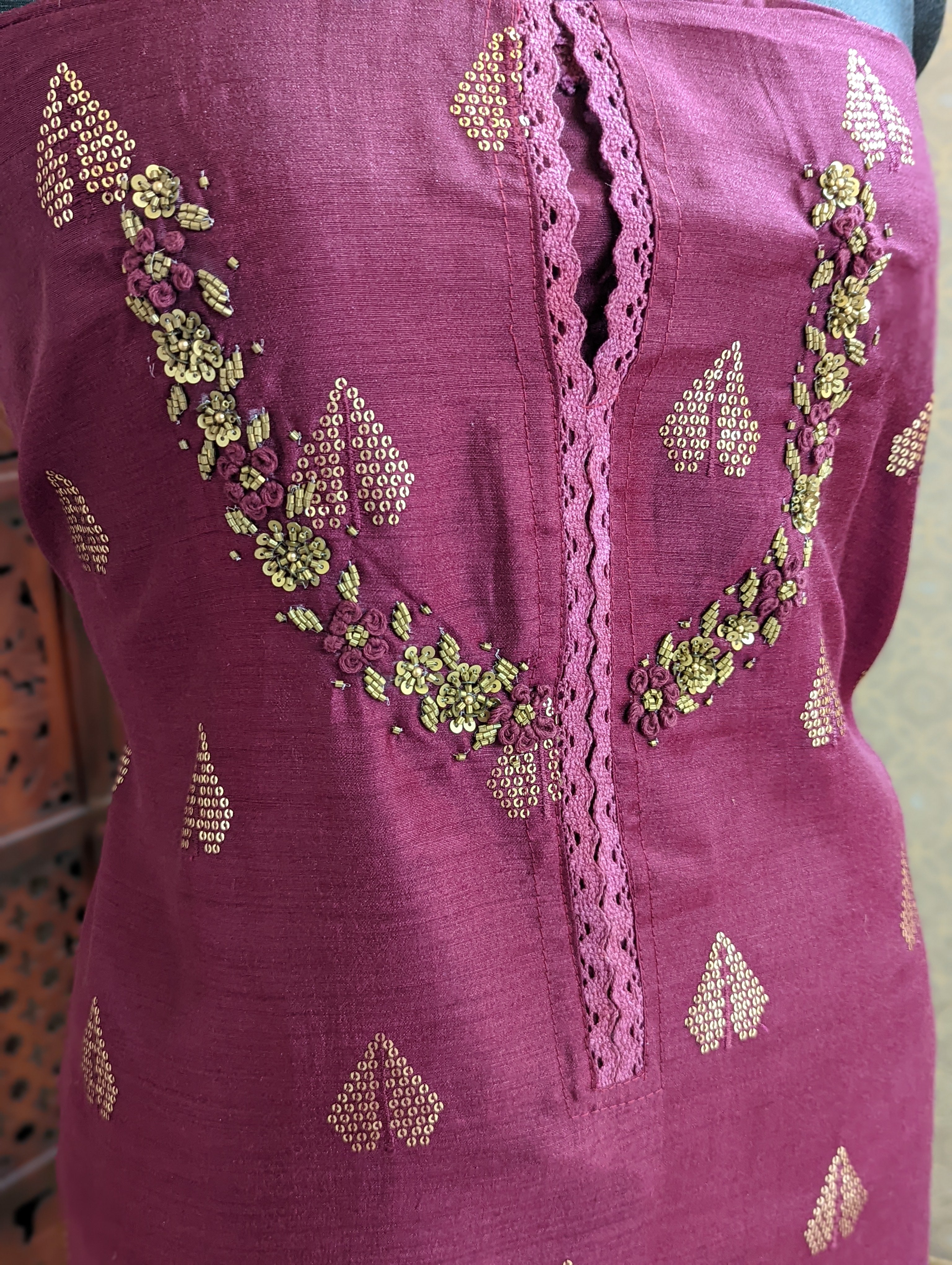 Load image into Gallery viewer, Semi Silk Beet Root Coloured Unstitched Suit-2590
